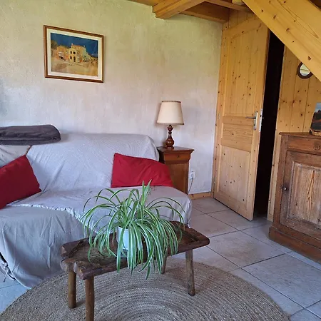 Estuvi, Pause Nature Dans Le Jura